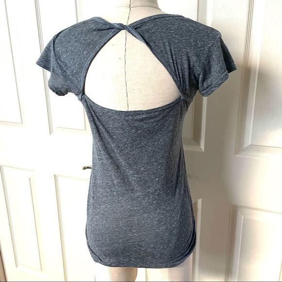 Om Girl blue short sleeved top with open back - Picture 2 of 8